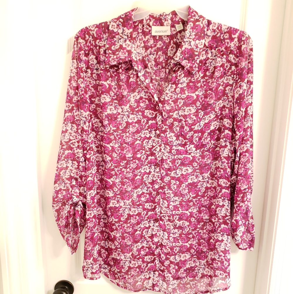 Avenue blouse Paisley flowers light weight size24